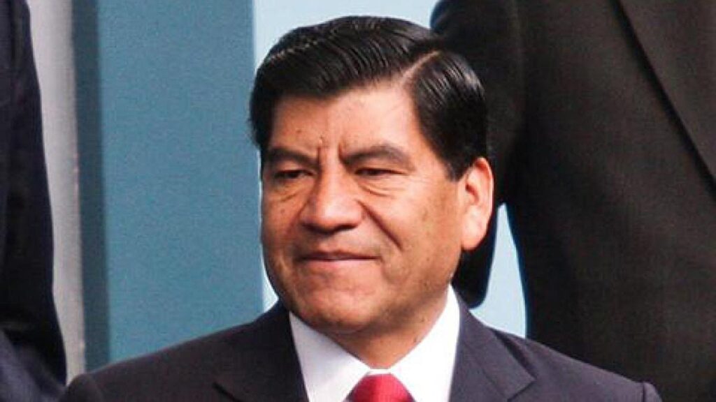 Un amparo regresa a Mario Marín a prisión domiciliaria