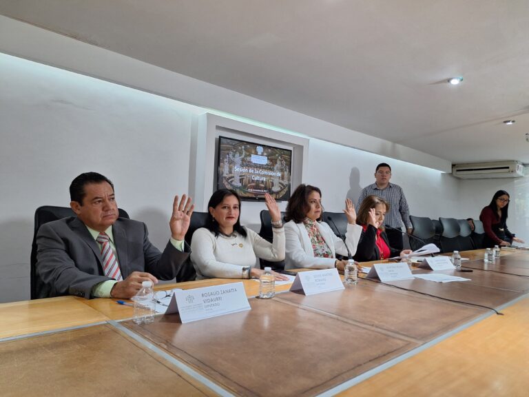 Aprueba Comisión del Congreso reconocimiento a mujeres con “Medalla Ángeles Espinosa Yglesias”
