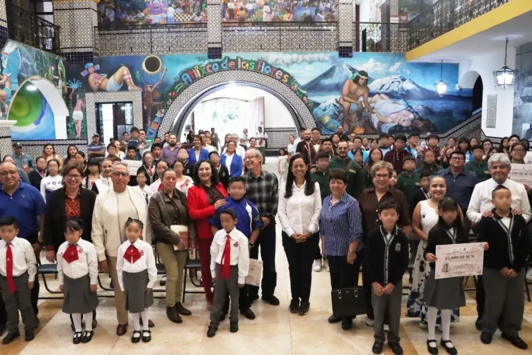 Atlixco fortalece el orgullo de pertenencia; Ariadna Ayala reconoce a ganadores del desfile e himno del 4 de mayo
