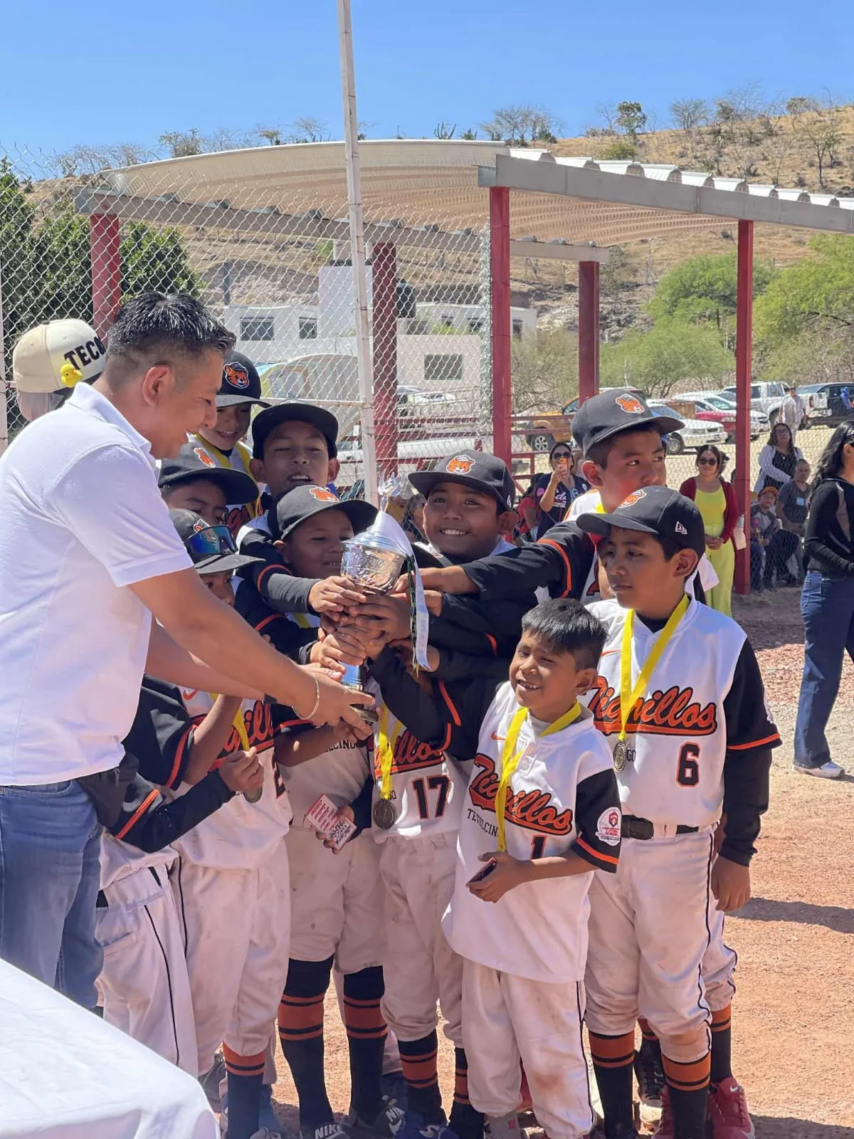 Tigrillos Tetelcingo se corona campeón en la Liga Infantil de Béisbol en Acatlán