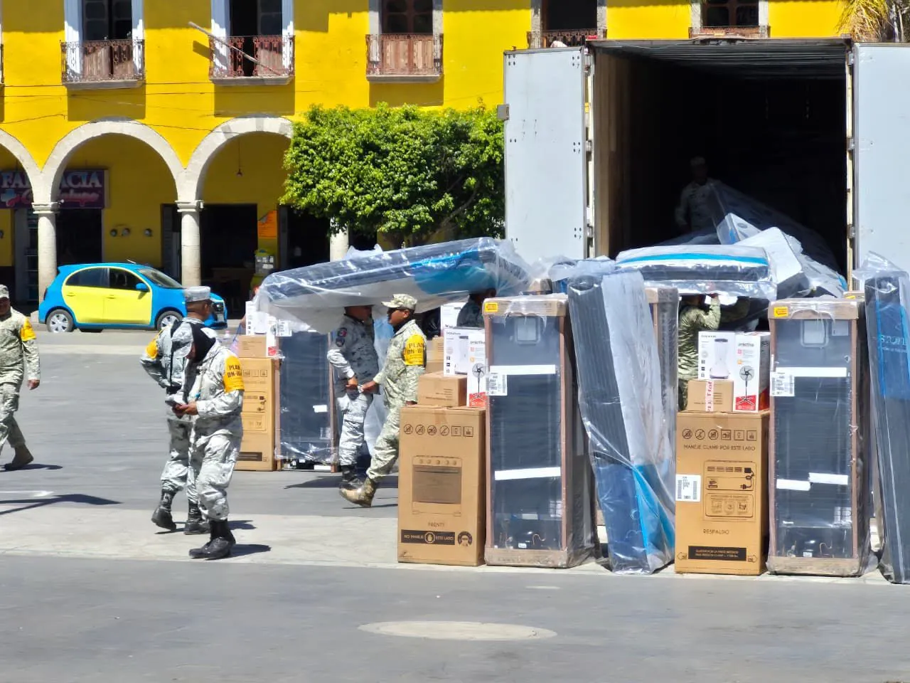 Familias de la sierra norte reciben apoyos federales por contingencia