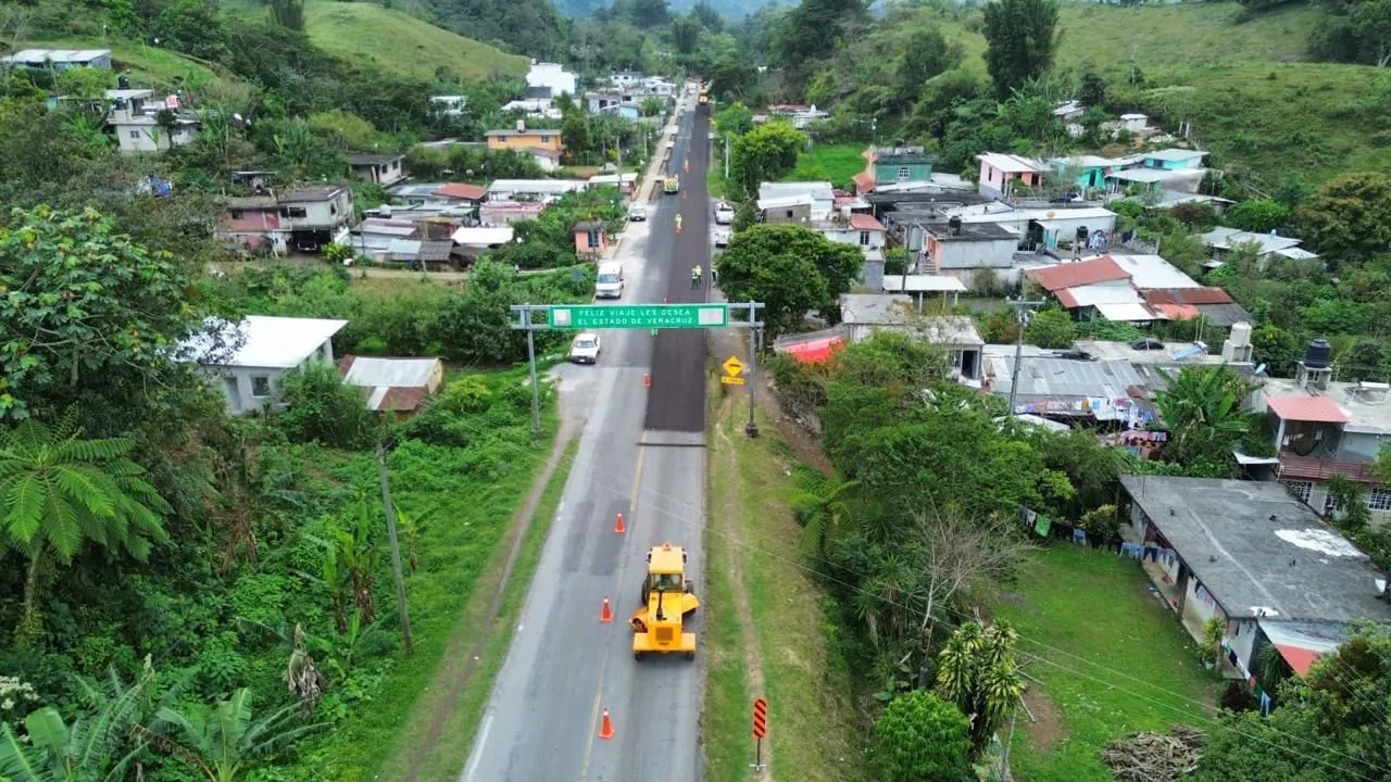 Centro SICT Puebla interviene la “Curva del Millón” para reforzar la seguridad vial en la carretera Teziutlán–Nautla