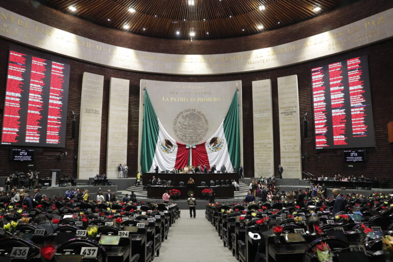 Diputados aprueban prohibir venta de vapeadores y uso del fentanilo