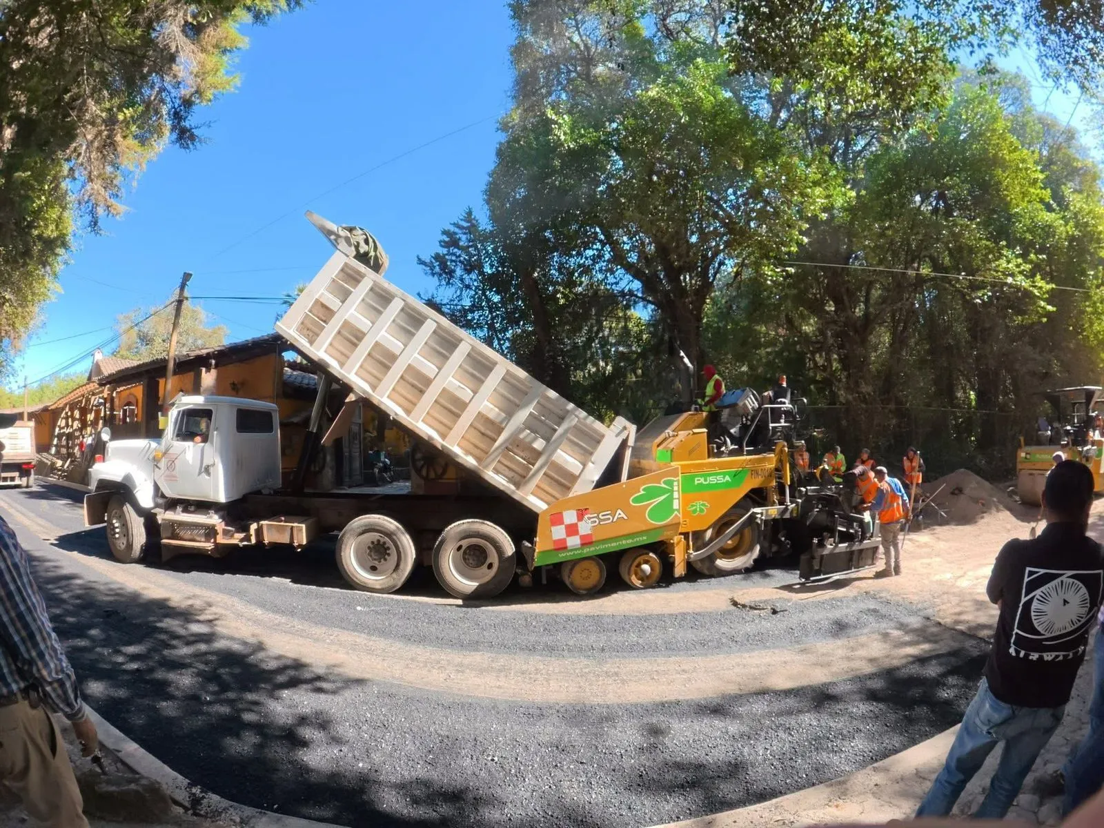 Rehabilitaciones del camino a Tlatempa y la Jicolapa- Hueyapan, quedarán listas en unos días