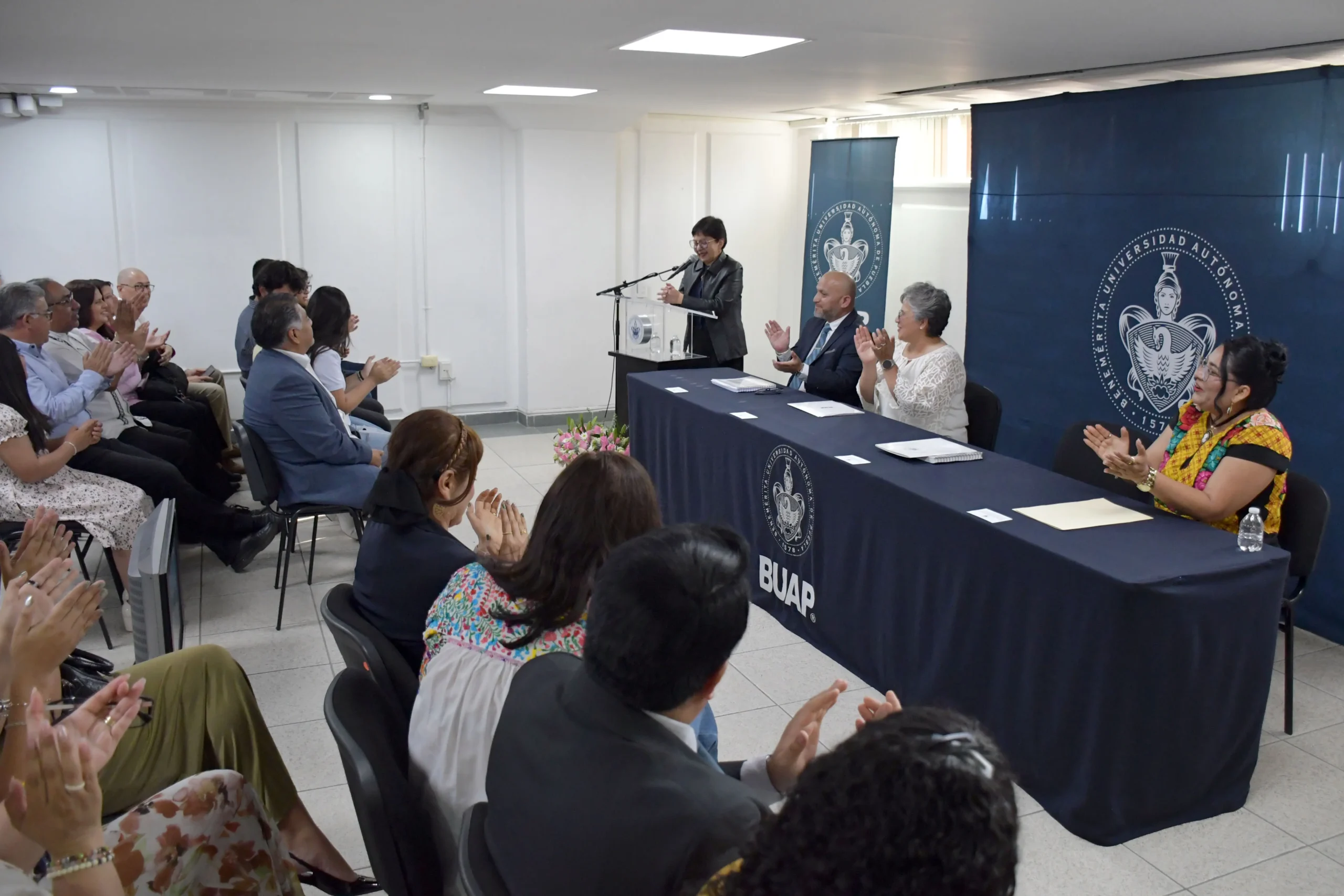 Rectora Lilia Cedillo toma protesta a directora electa de la preparatoria “Lic. Benito Juárez García”