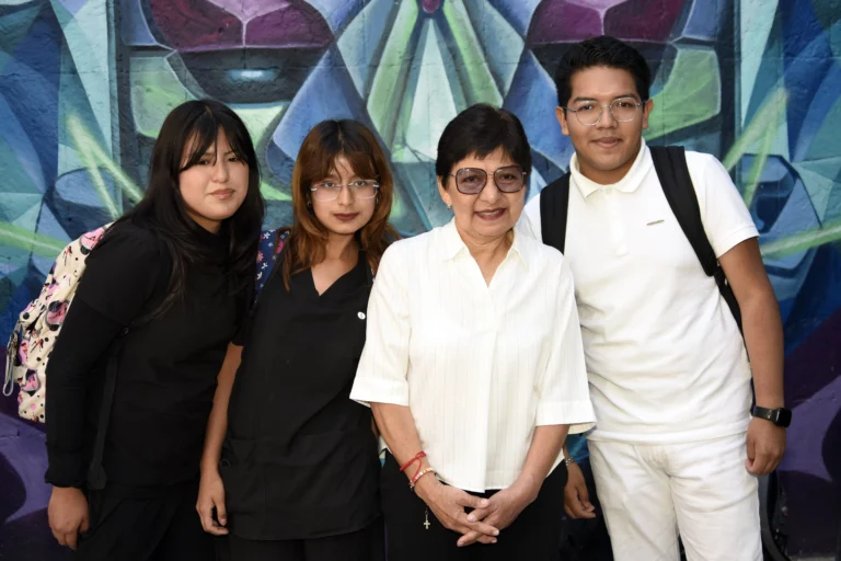 Inaugura Rectora Lilia Cedillo mural en la Facultad de Medicina