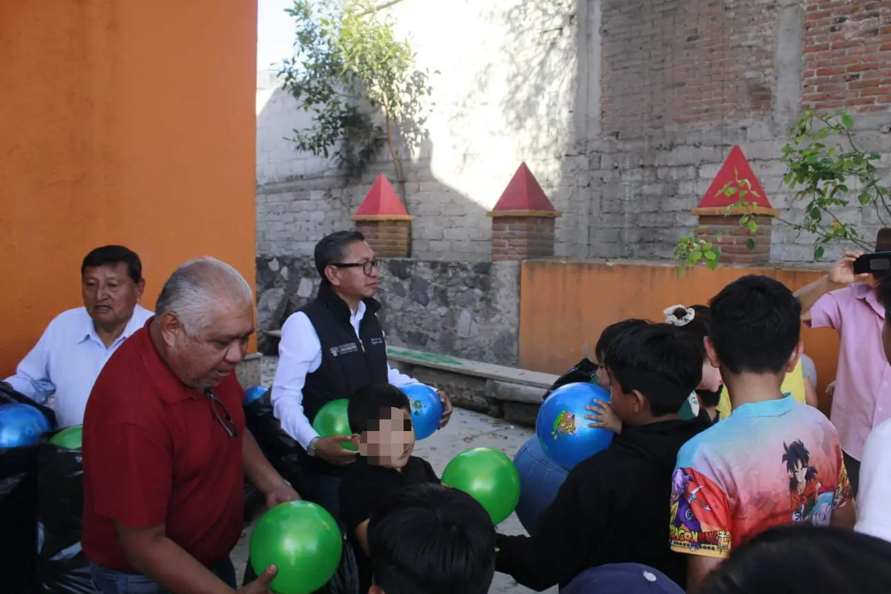 Figueroa lleva sonrisas al sur poblano