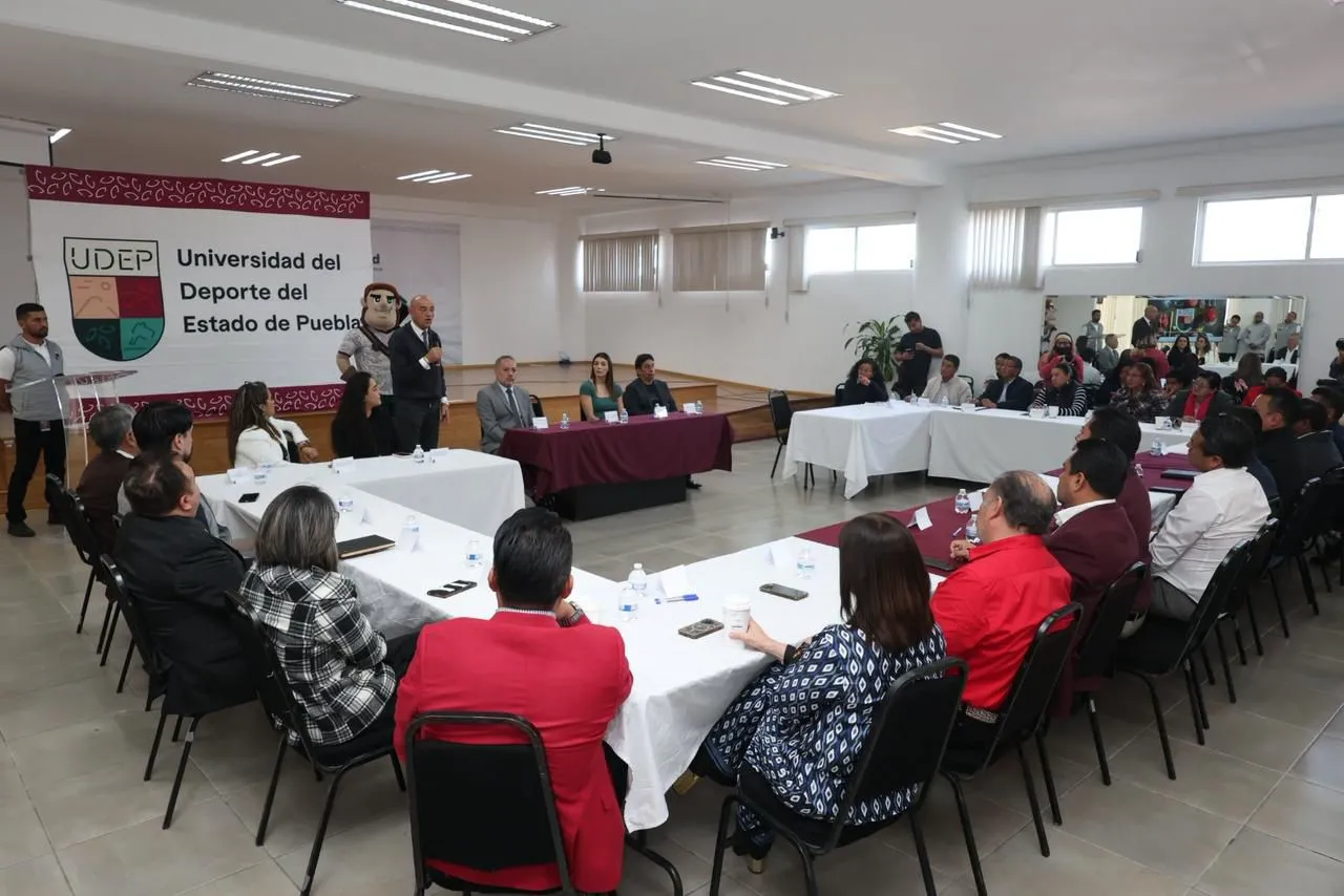 Ayuntamiento de Zacatlán firma convenio con Universidad del Deporte: van por los talentos