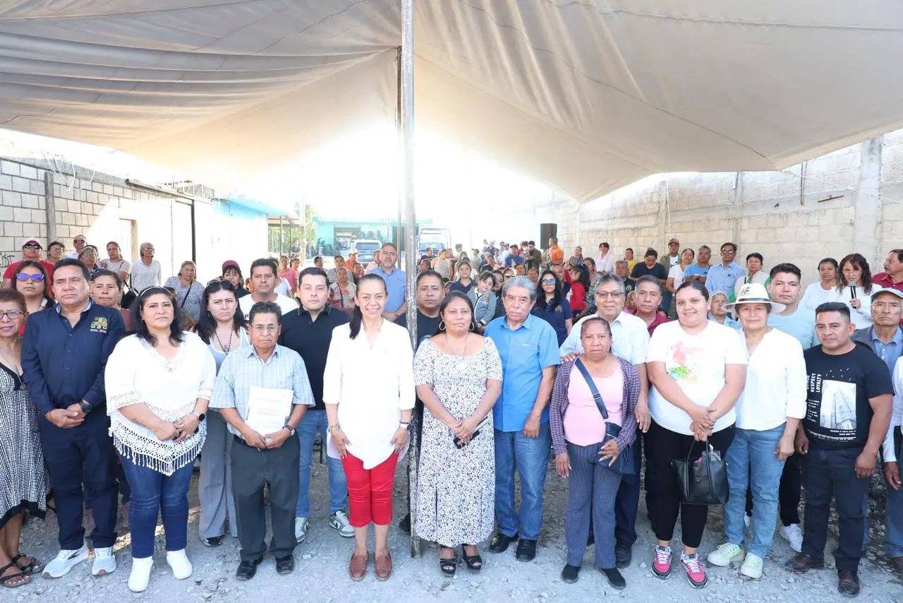 Atlixco mejora vialidades; Ariadna Ayala inicia construcción de calle