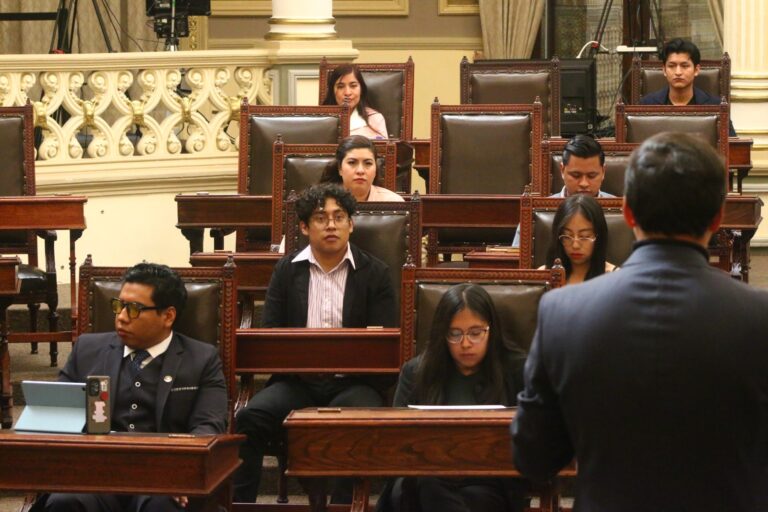 Puebla-Jóevenes-Congreso-de-Puebla