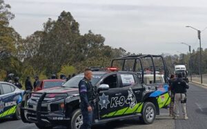 Policías-detenidos por-robo de camión