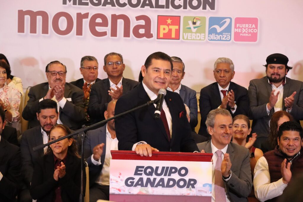 Armenta pondera a Obradoristas y morenistas en su equipo de campaña