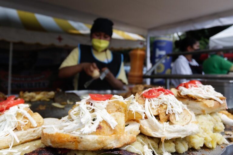Puebla-feria-de-la-cemita-tradición