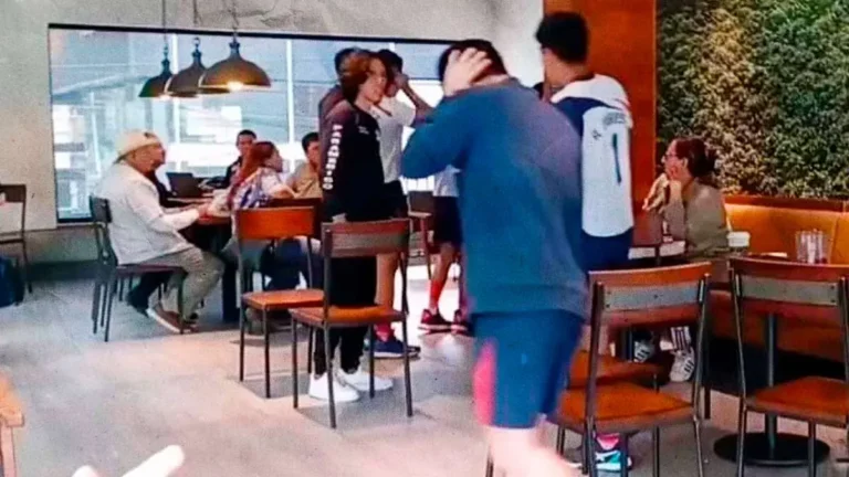 Explota-audIfono-de-un-estudiante-dentro-de-Starbucks-de-la-31-Oriente