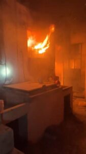 Vivienda en Centro de Puebla se incendio y evacúan a 50 personas