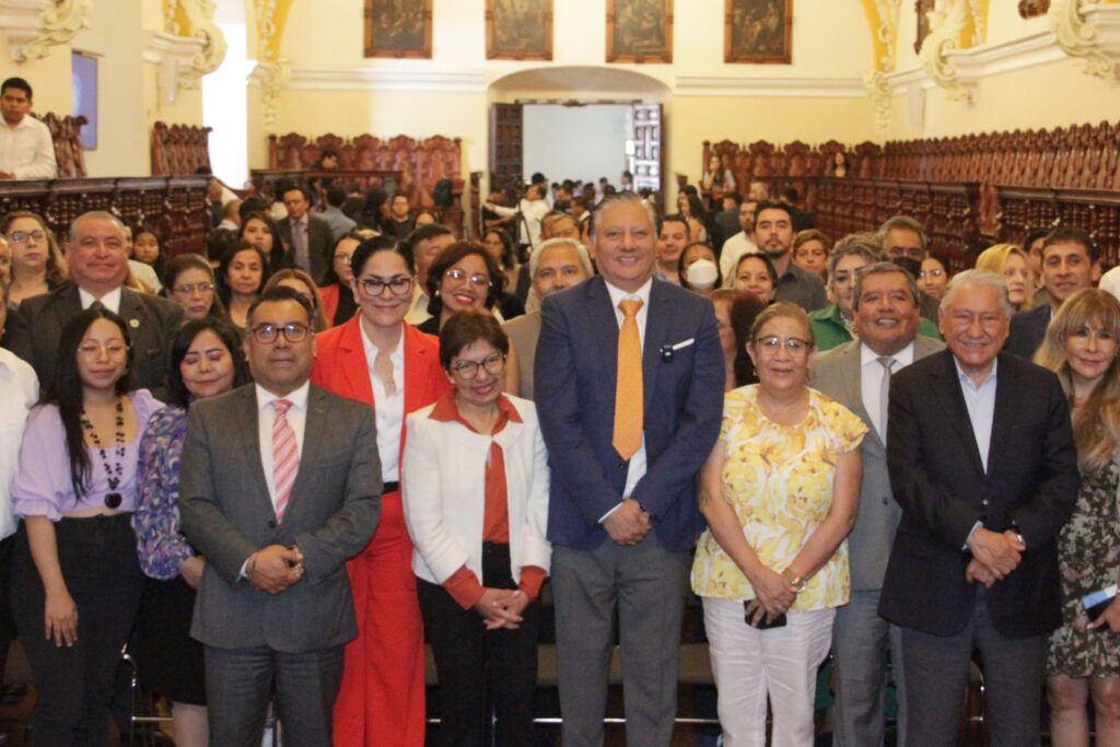 Fernando Morales firma compromiso de incremento del 5% al presupuesto anual de la BUAP