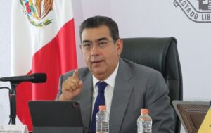 Sergio-Salomón-asegura-que-no-habrá-estacionamiento-en-el-mercado-municipal-de-Huauchinango