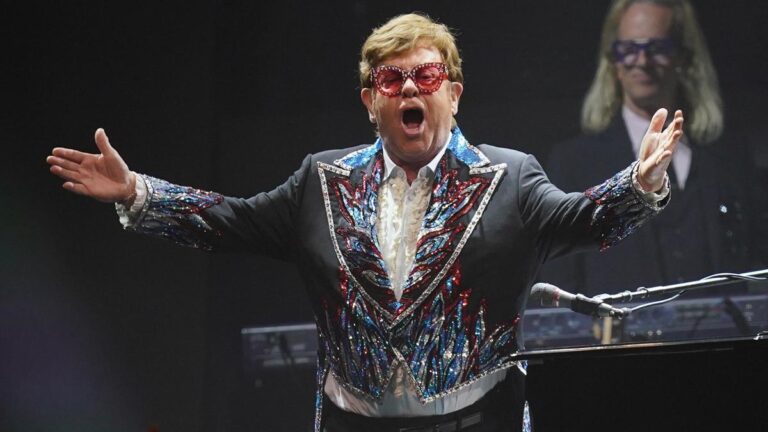 Tras infección ocular Elton John pierde la vista