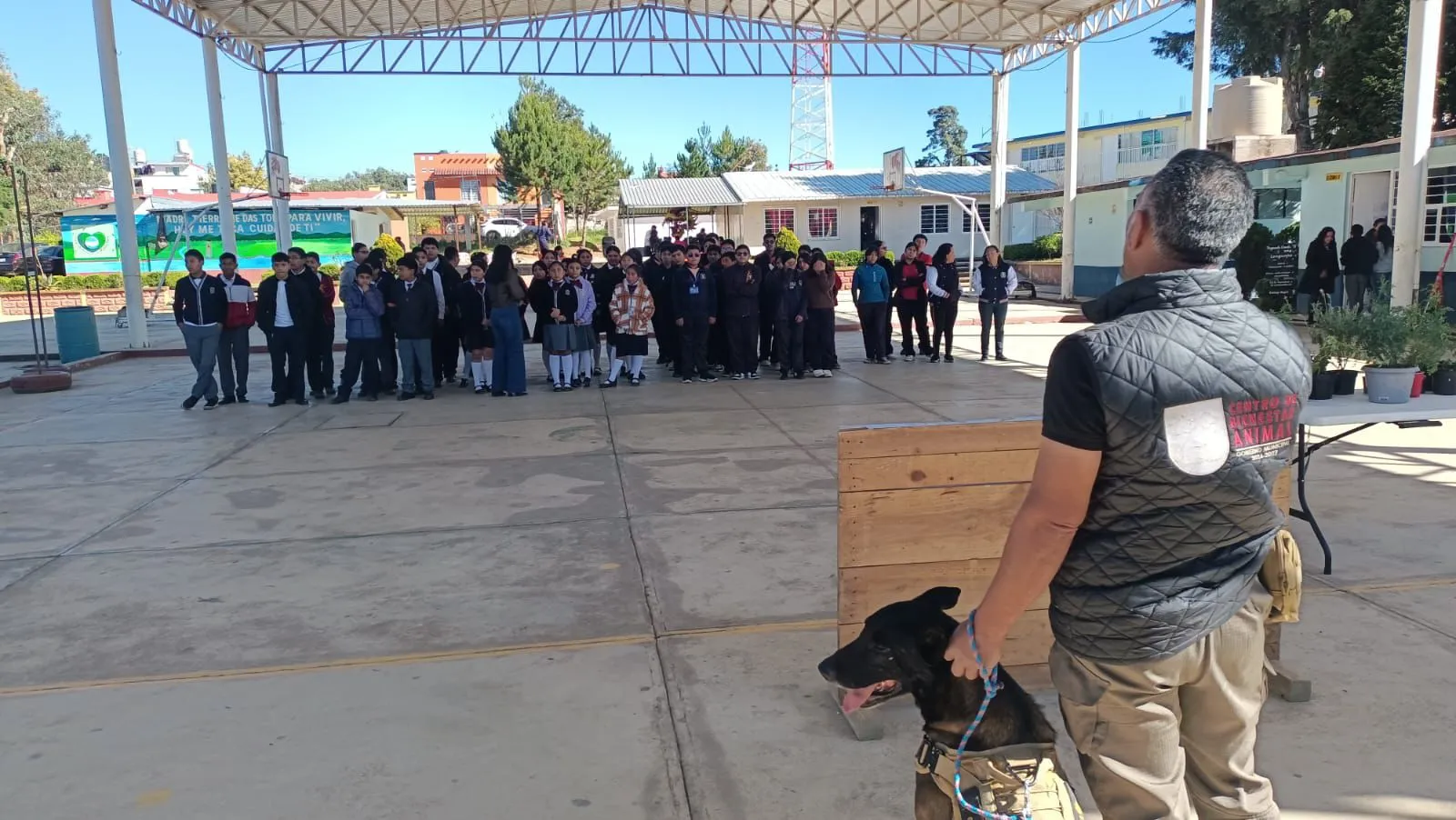 Gobierno de Zacatlán impulsa el cuidado del medio ambiente y seres sintientes en escuelas