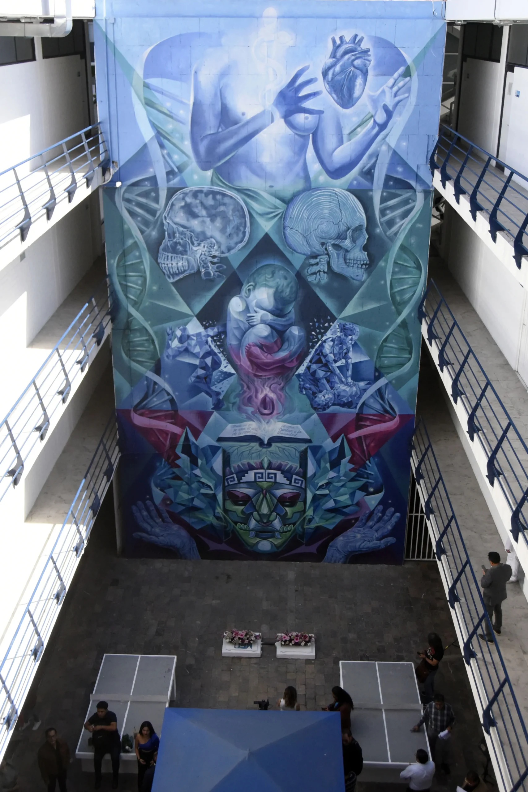 Inaugura Rectora Lilia Cedillo mural en la Facultad de Medicina