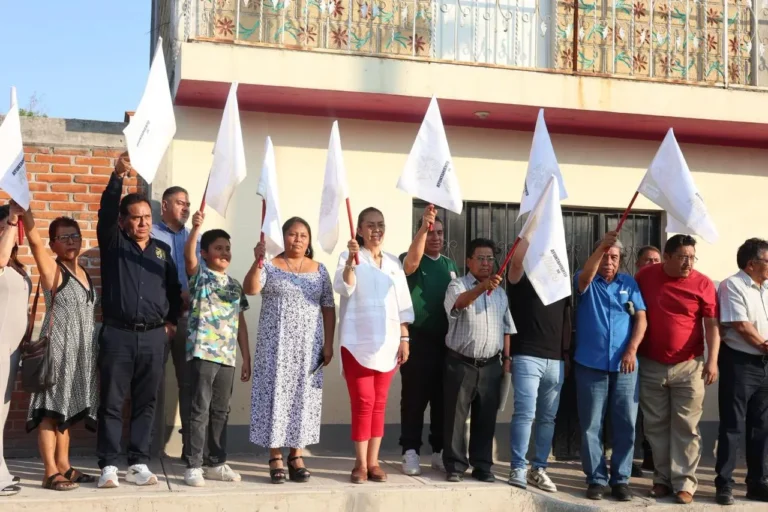 Atlixco mejora vialidades; Ariadna Ayala inicia construcción de calle