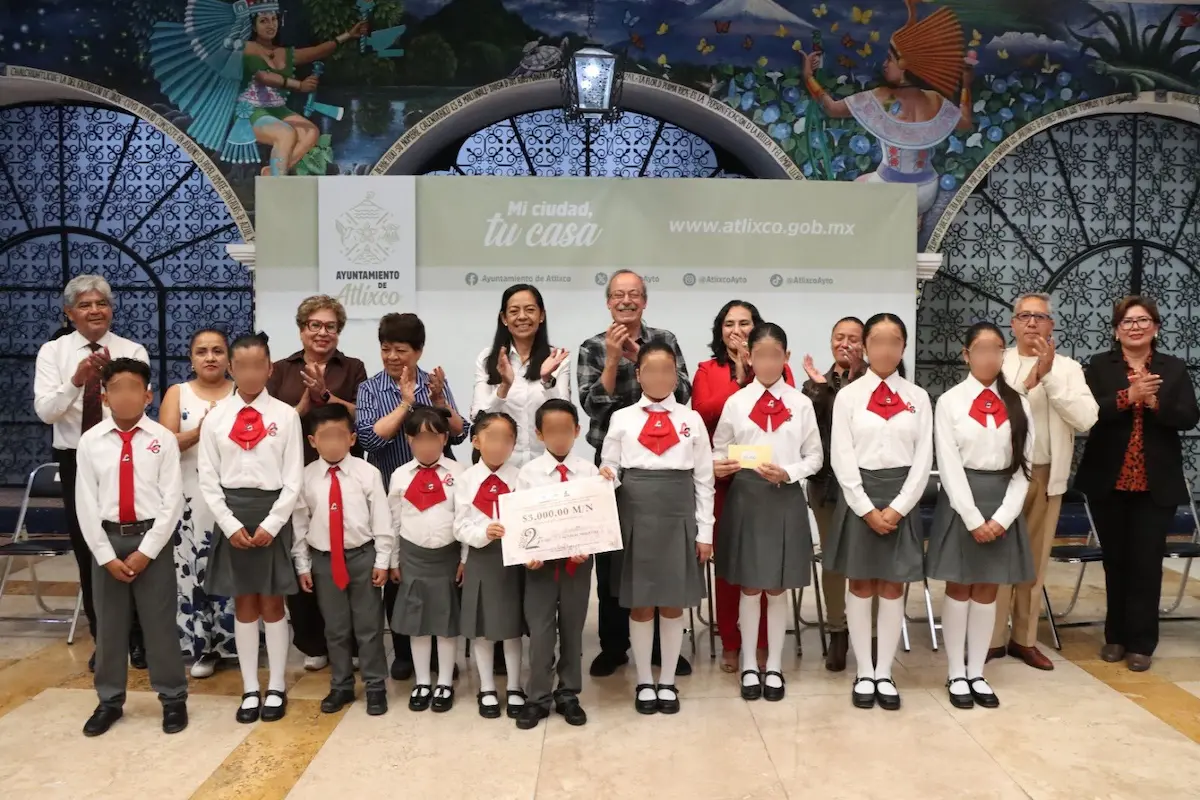 Atlixco fortalece el orgullo de pertenencia; Ariadna Ayala reconoce a ganadores del desfile e himno del 4 de mayo