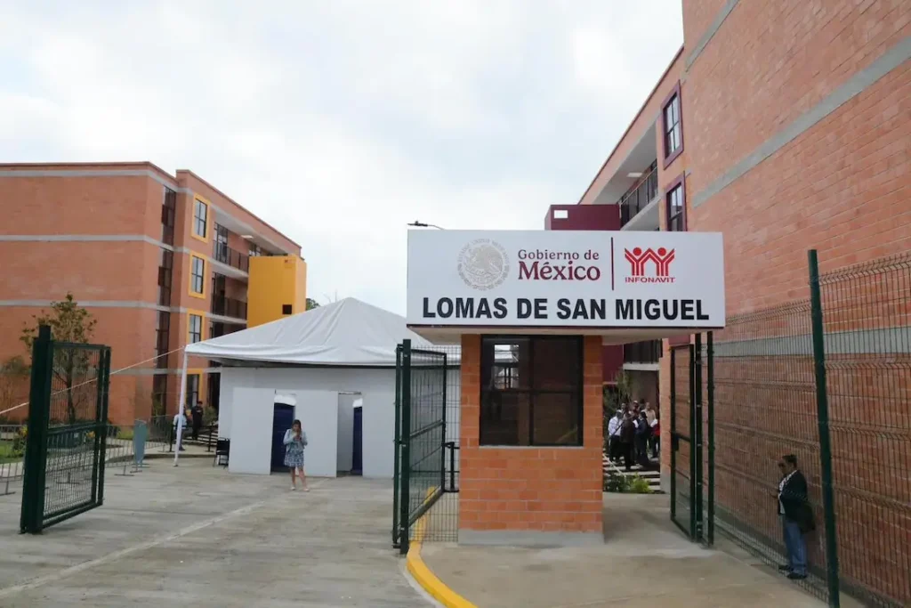 Avanza programa de vivienda con 96 entregas en Puebla