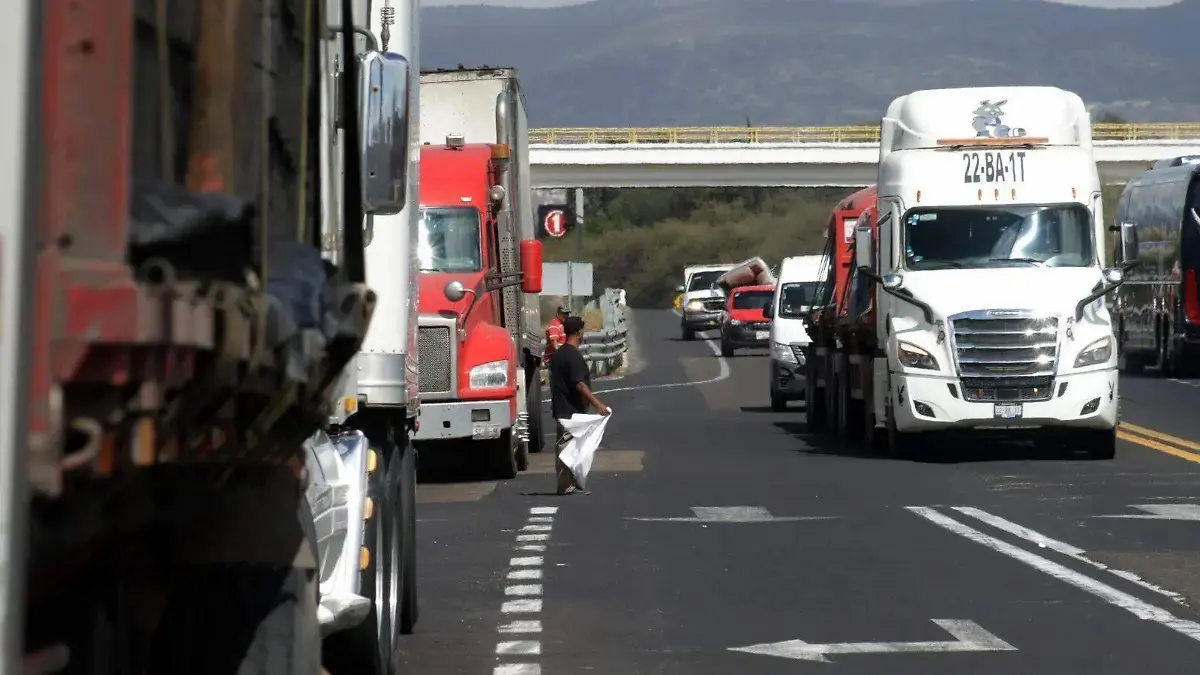 Robo de autotransporte cae en la México-Puebla: estas son las cifras