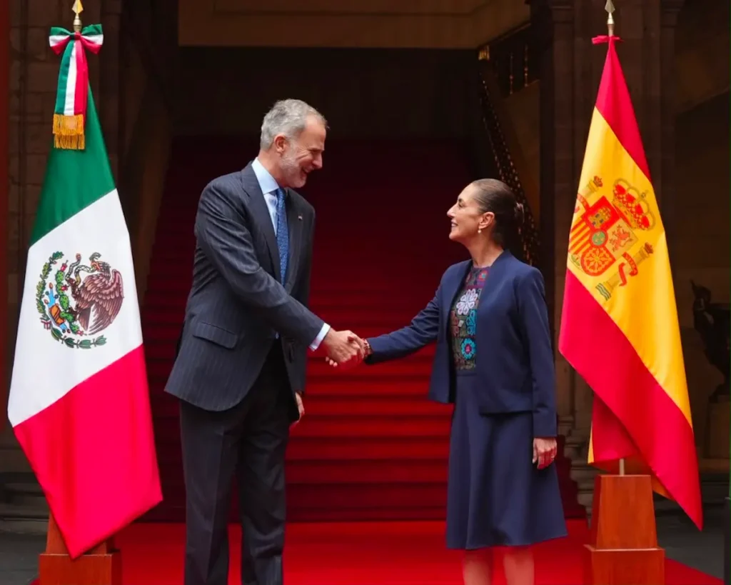 La presidenta Claudia Sheinbaum se reunió con el Rey de España para discutir temas de identidad y perdón histórico.