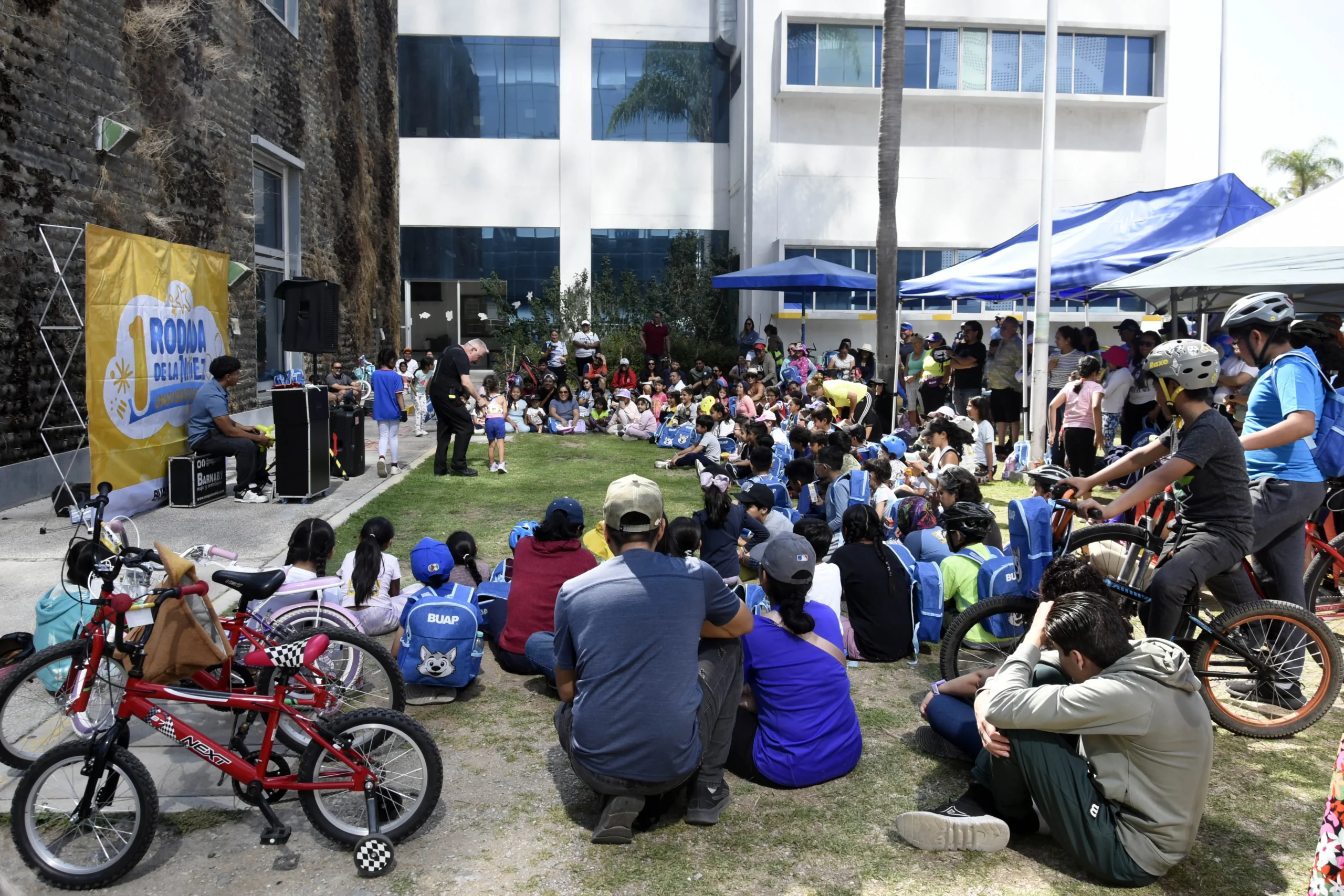 BUAP celebra a niñas y niños con la Primera Rodada Universitaria 2026