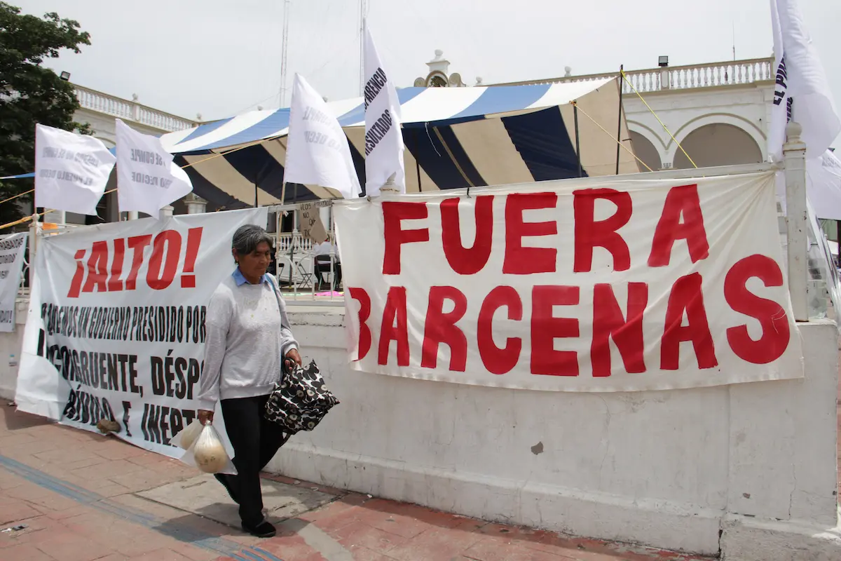 Plantón frente al Ayuntamiento de Acatlán: ¿qué está pasando?