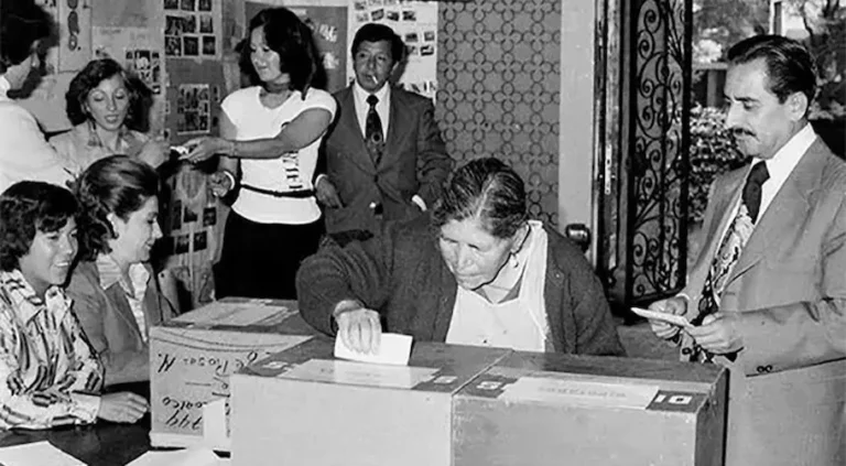 El día que las mujeres cambiaron la escoba por las urnas