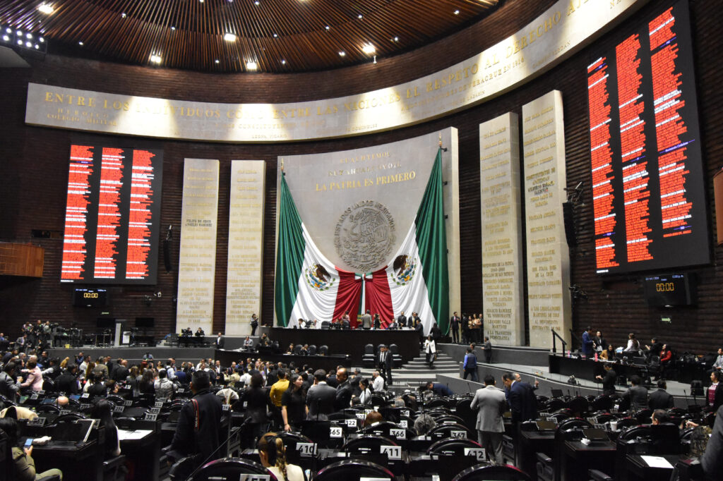 La Cámara de Diputados aprobó reducir a 65 años la edad para recibir pensión
