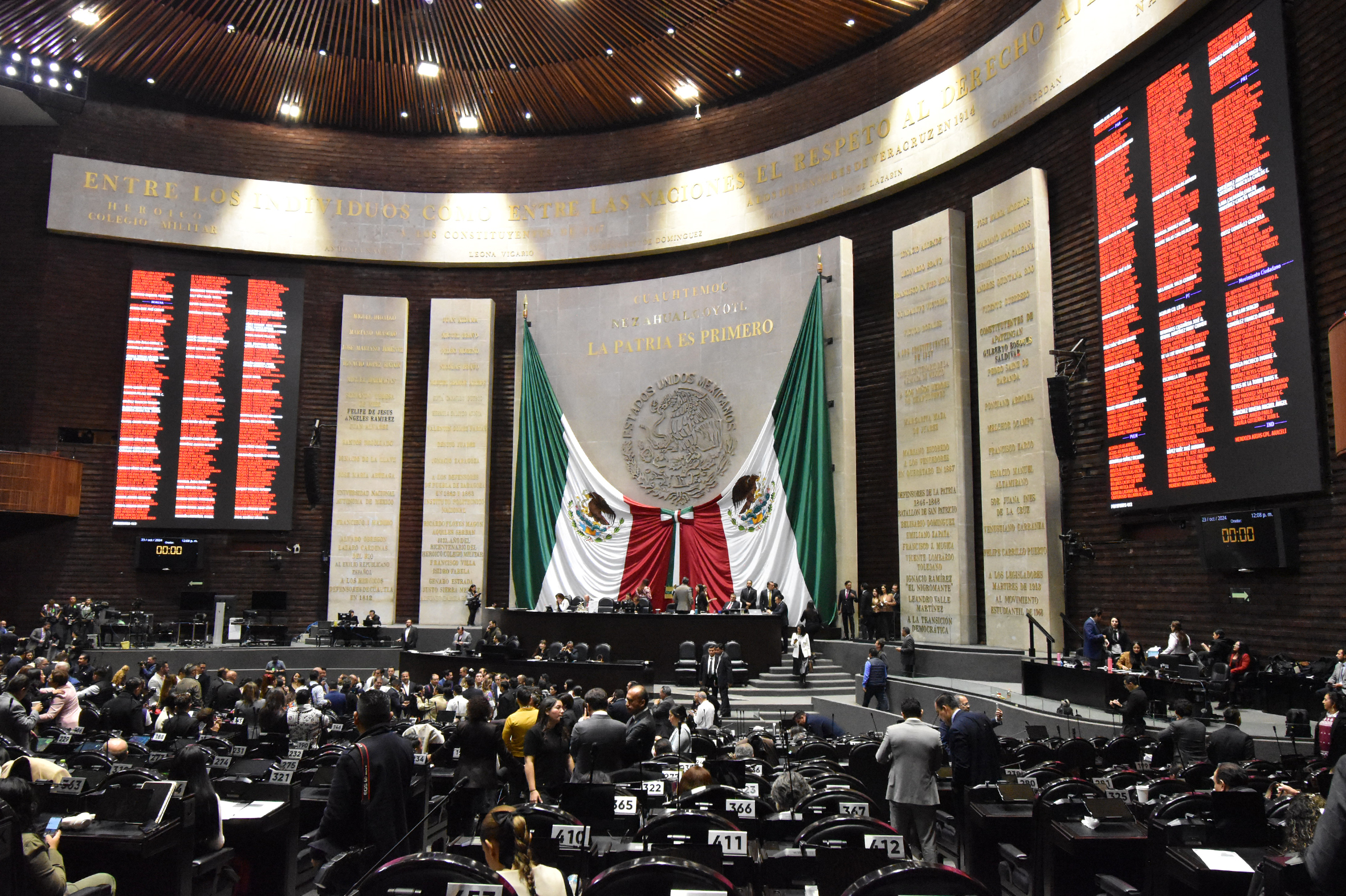La Cámara de Diputados aprobó reducir a 65 años la edad para recibir pensión