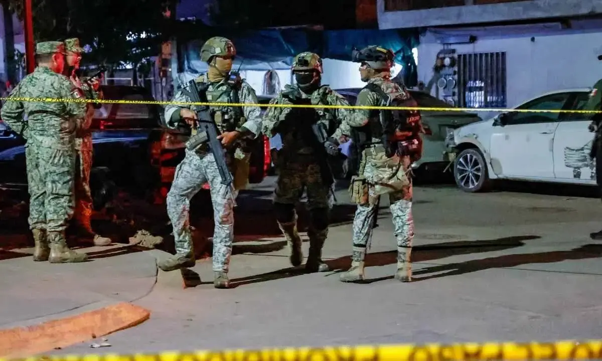 Mazatlán se hunde en la violencia: despliegan casi 20 mil elementos en SinaloaView Count: 107