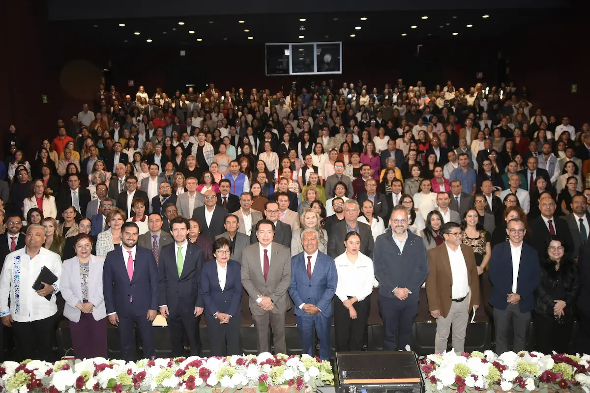 Analizan impacto de dispositivos digitales en niños y jóvenes en el Foro Regional Centro-Sur