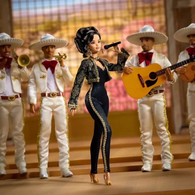 Juan-Gabriel-Edición-Barbie-