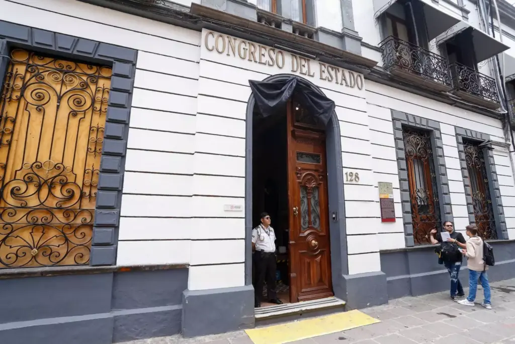 Puebla-congreso-de-puebla-carlos-navarro-corro-psi-fallece