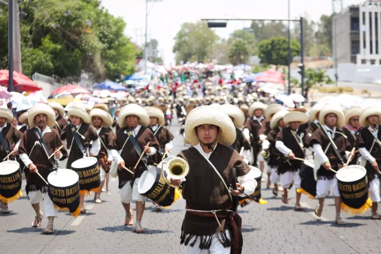 Con Desfile Cívico-Militar, Puebla celebra 5 de Mayo