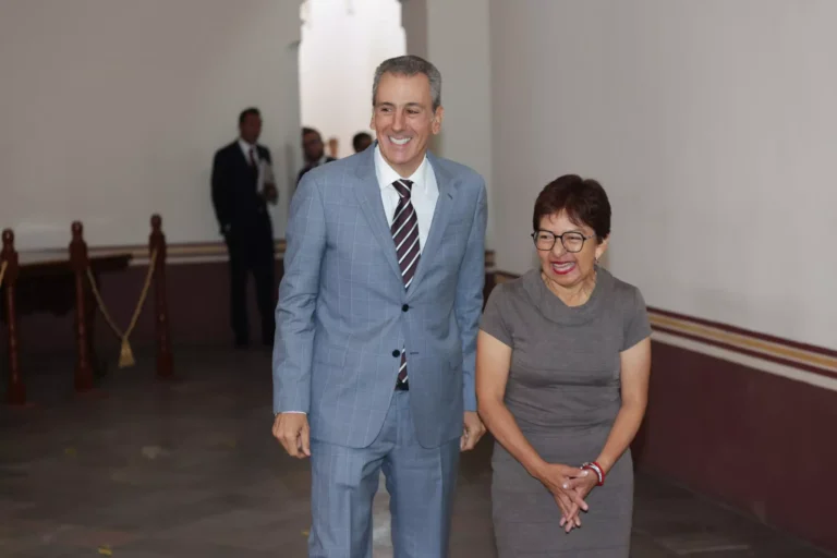 Ante el Consejo Universitario presenta sus propuestas candidato a la presidencia municipal de Puebla por la coalición Sigamos Haciendo Historia