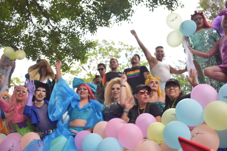 LGBT+-morena-4t