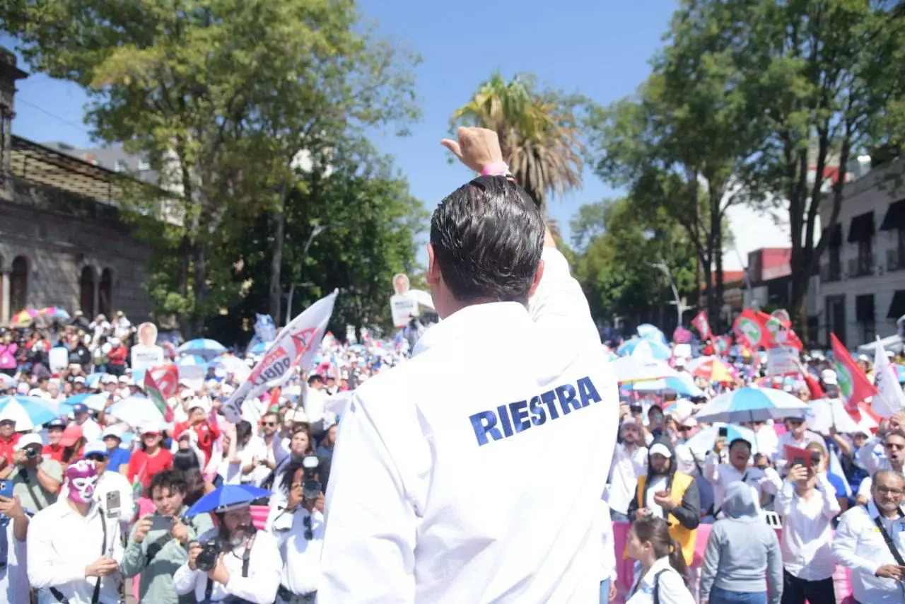 SE TOCARON MILES DE CORAZONES Y POR ESO VAMOS A GANAR: MARIO RIESTRA, ANTE MÁS DE 38 MIL PERSONAS