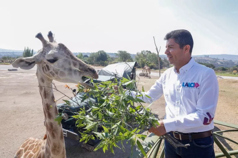 LALO RIVERA FIRMA AGENDA ANIMALISTA CON ASOCIACIONES