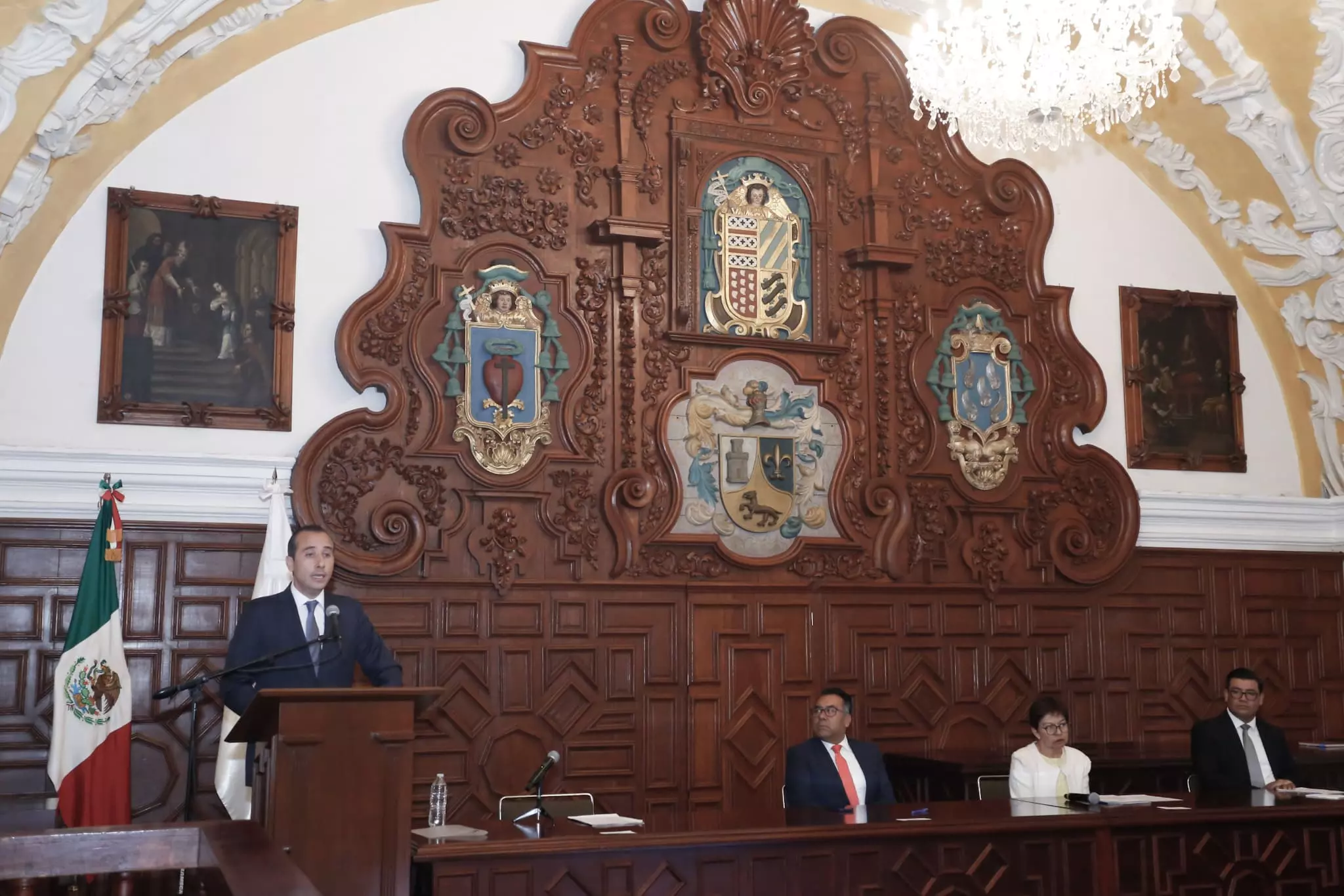El candidato de la coalición Mejor Rumbo para Puebla presenta plan de gobierno municipal al Consejo Universitario