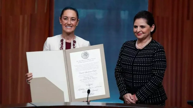Claudia-sheinbaum-recibe-constancia-de-mayoría