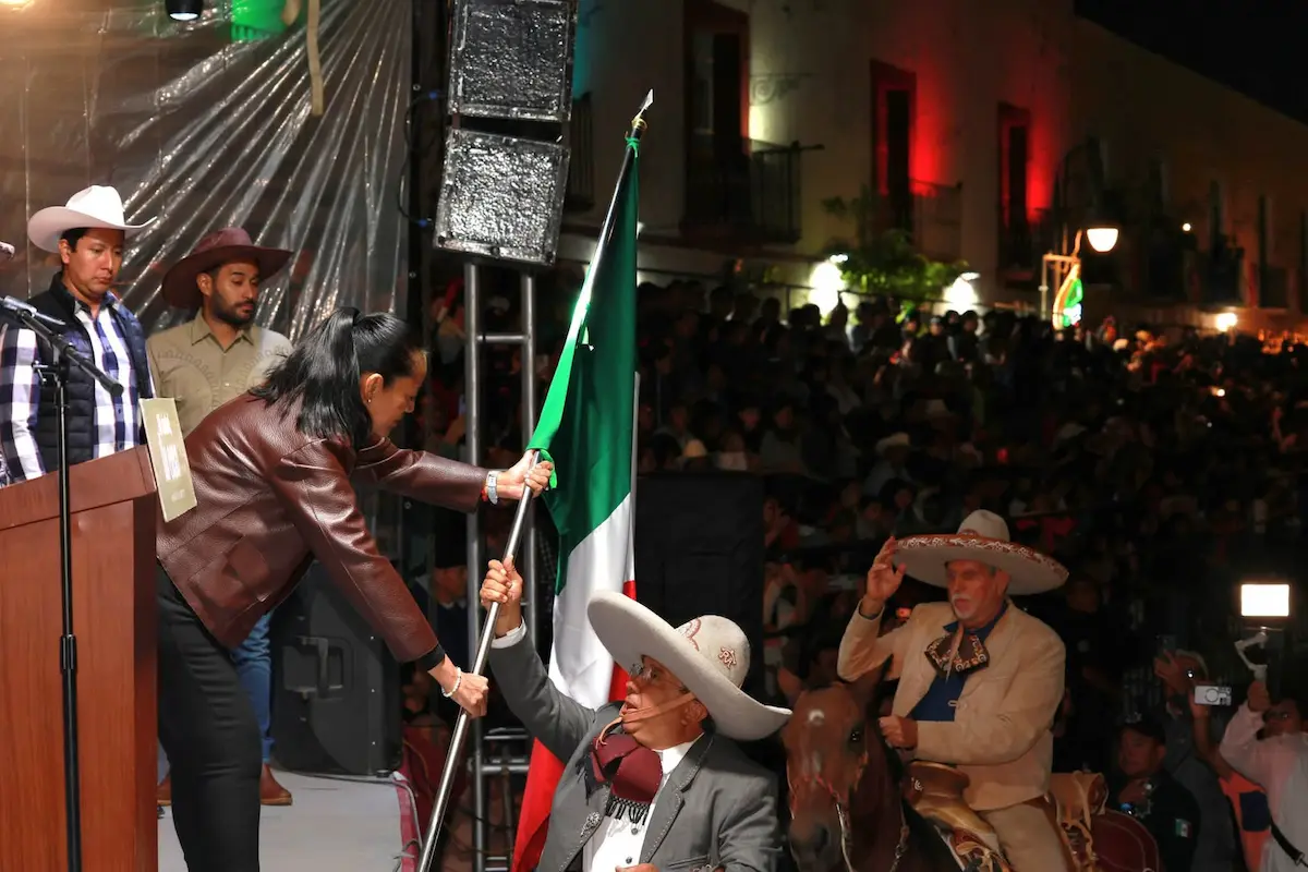 Atlixco celebra con orgullo las Fiestas Patrias; Ariadna Ayala encabeza tradicional cabalgata