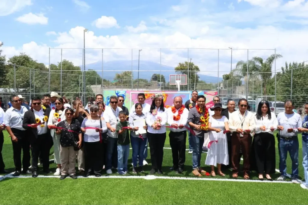 Atlixco invierte en infraestructura deportiva; Ariadna Ayala entrega multideportivo