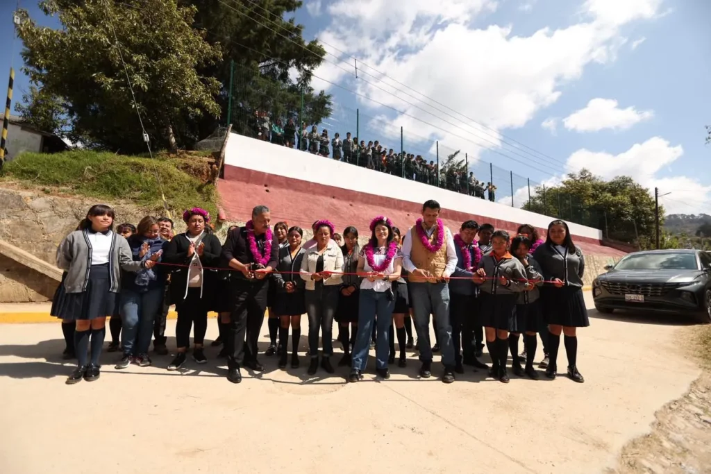 Bachillerato de San Miguel Tenango tendrá más seguridad y bienestar con nueva barda perimetral