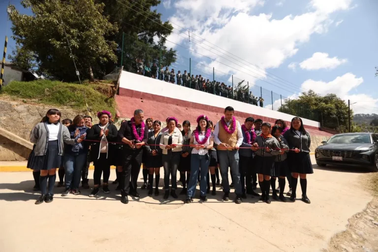 Bachillerato de San Miguel Tenango tendrá más seguridad y bienestar con nueva barda perimetral