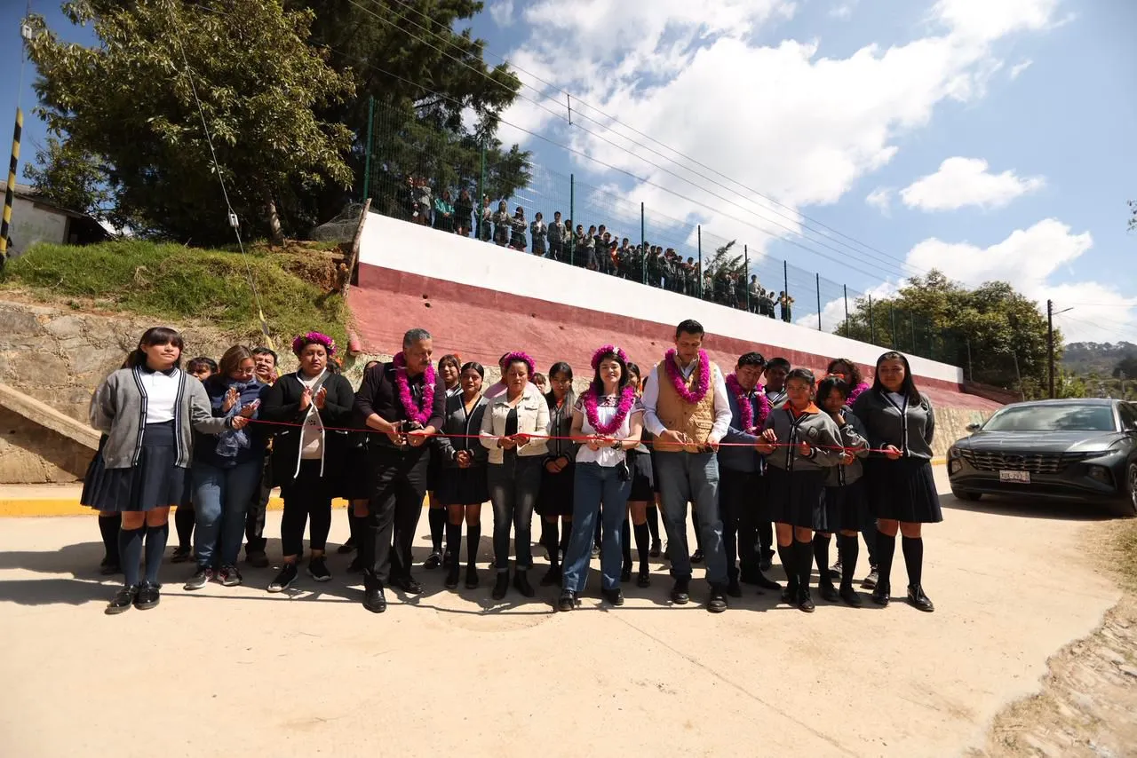 Bachillerato de San Miguel Tenango tendrá más seguridad y bienestar con nueva barda perimetral